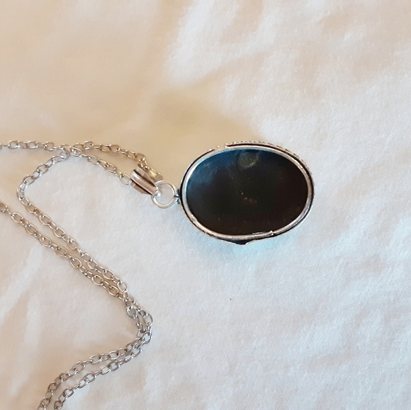 Amber color druzy necklace - Picture 4 of 4